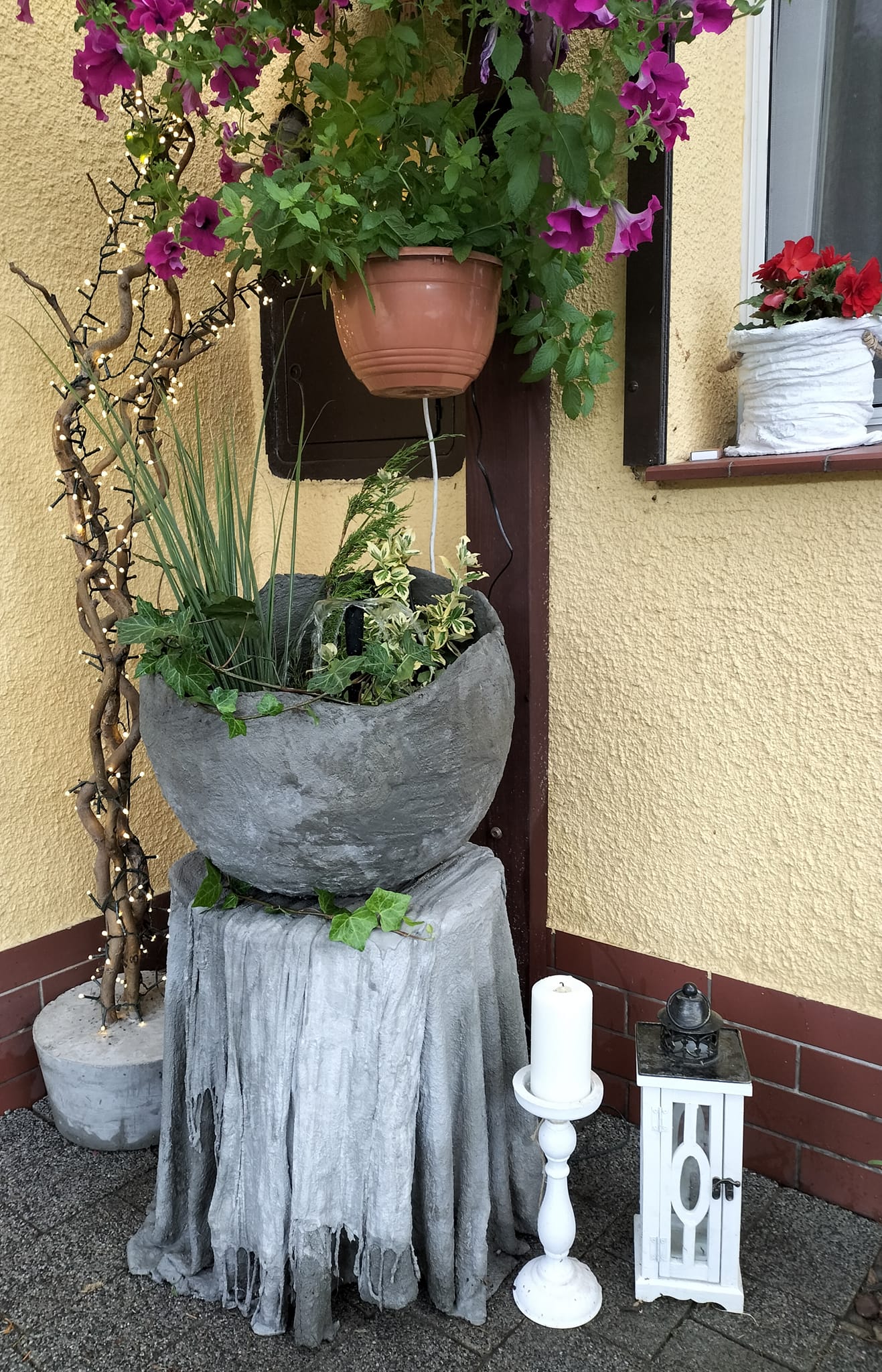 donica na stojaku - rzeźba Beaty Patalas