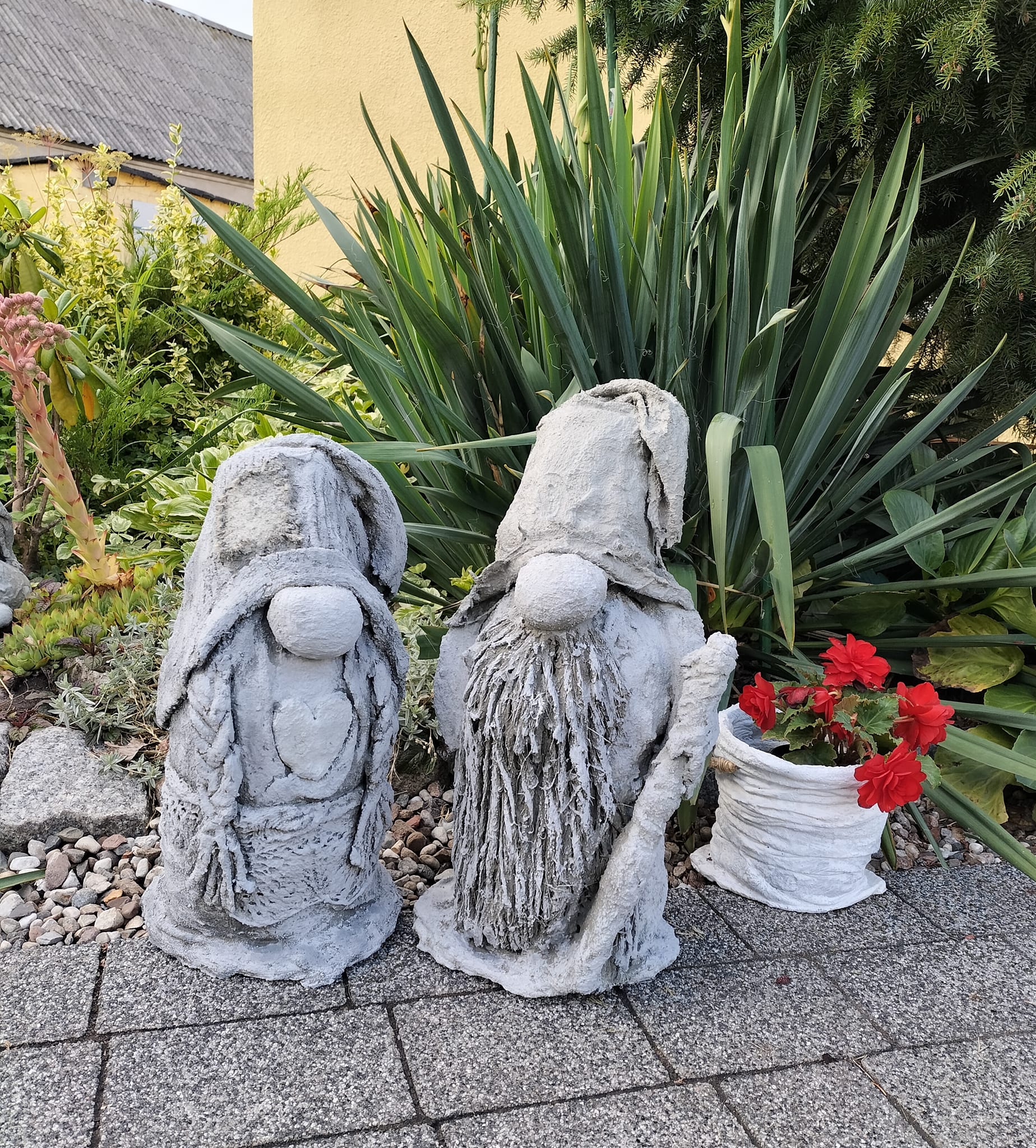 krasnale - rzeźba Beaty Patalas