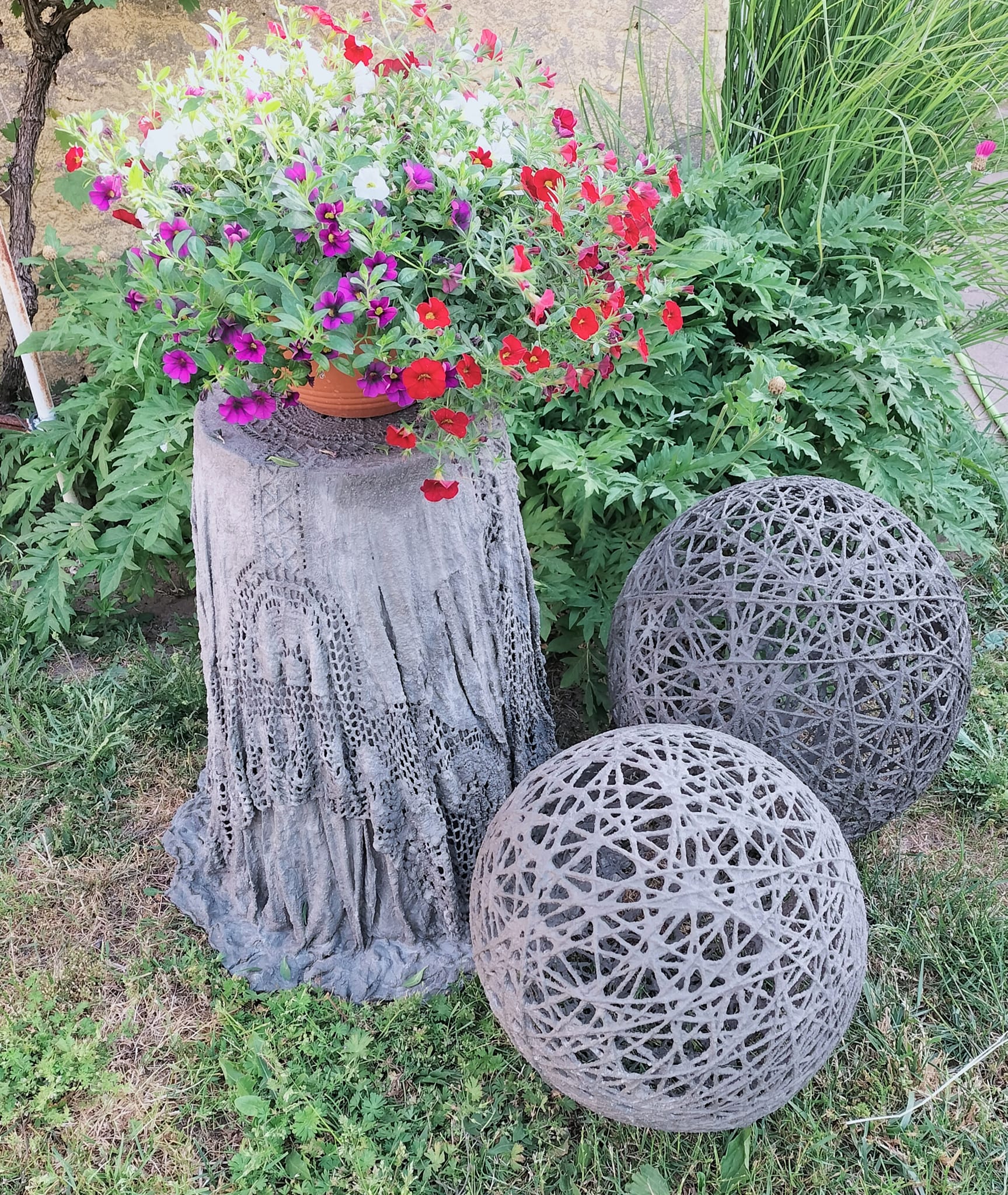 stojak i kule ażurowe - rzeźba Beaty Patalas